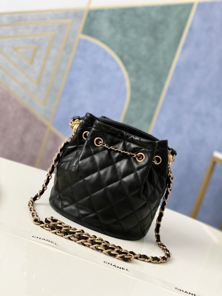 Handbag Chanel  2057  size  20*23*13 cm