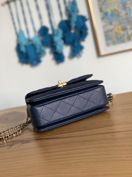 Handbag Chanel  3580  size  13*20*9.5 cm