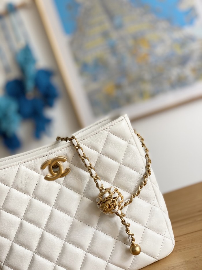 Handbag  Chanel  3259  size  16×19.5×8.5 cm