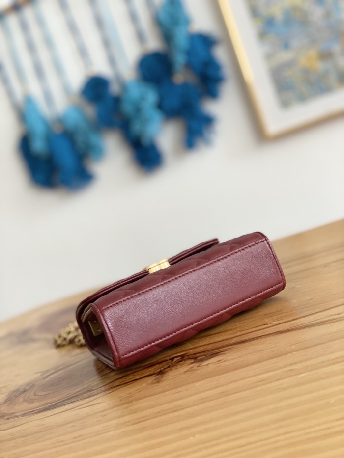 Handbag  Chanel  AP81213  size  11.5*14.5*5.5 cm