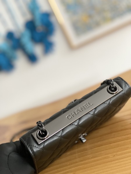 Handbag  Chanel  88632 size  19 cm