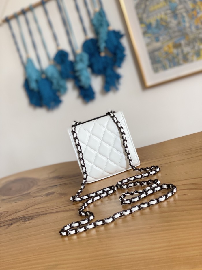 Handbag  Chanel  88631  size  11 11 5 cm