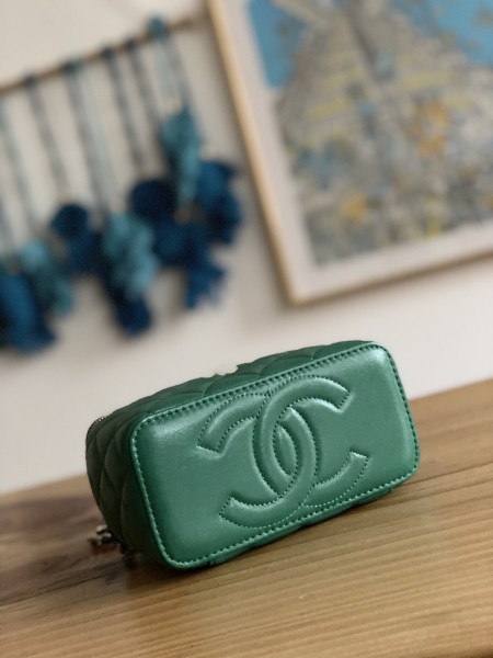 Handbag  Chanel  81211  size  9.5 17 8 cm