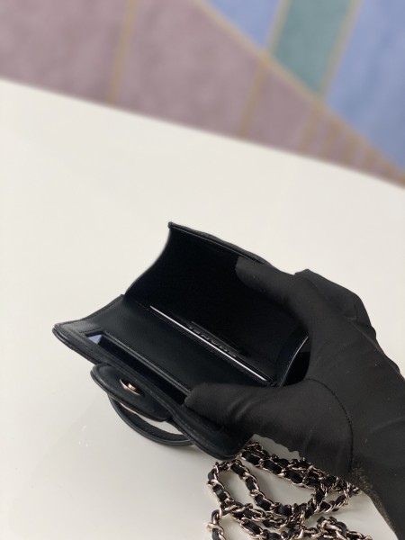 Handbag Chanel  81191  size  12 cm