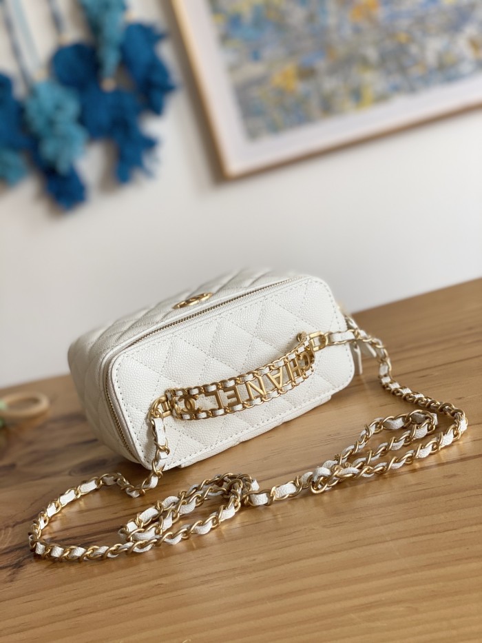 Handbag  Chanel  81195  size  16  9.5  8  cm