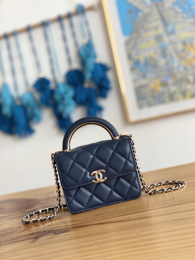 Handbag  Chanel  81209  size  12.5 cm