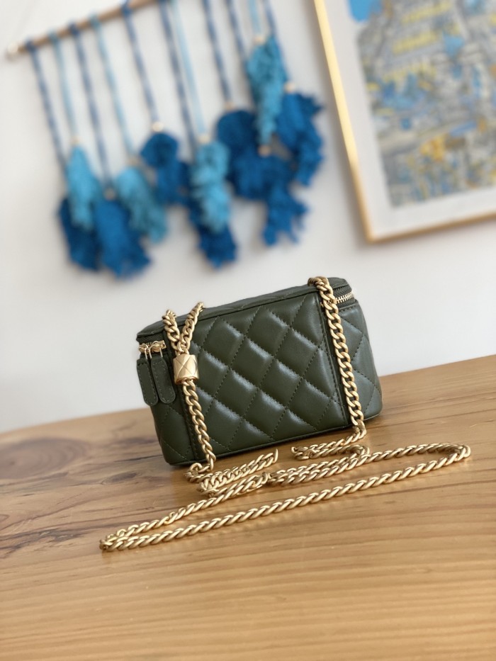 Handbag  Chanel  81222  size  16.5 cm