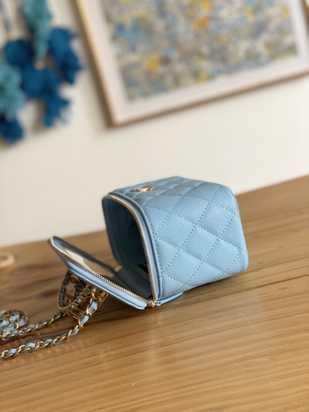 Handbag  Chanel  81195  size  16  9.5  8  cm