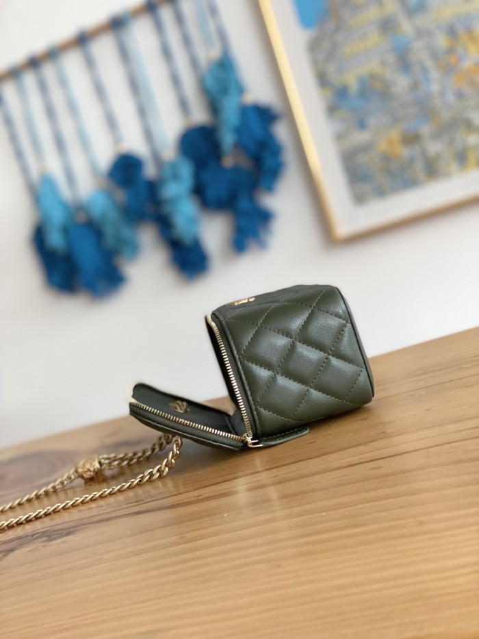 Handbag  Chanel  81222  size  16.5 cm