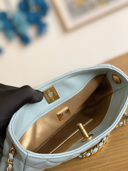 Handbag  Chanel  3259  size  16×19.5×8.5 cm 