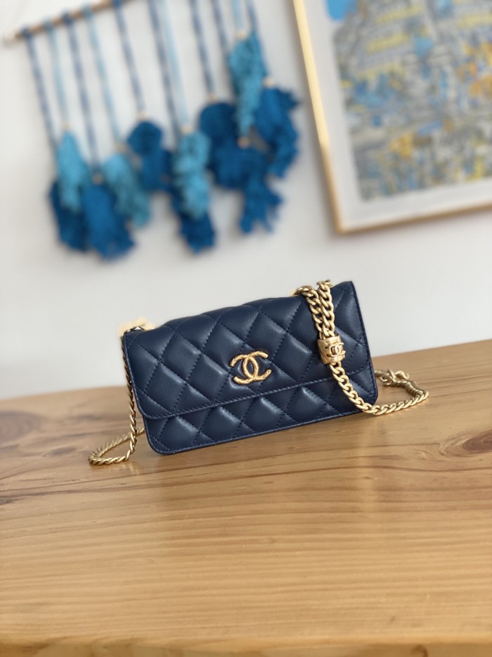 Handbag  Chanel  81224  size  16 cm