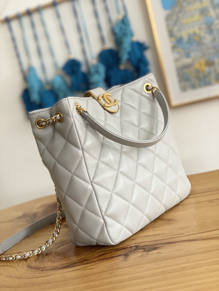 Handbag  Chanel  3477  size  22*25*9* cm