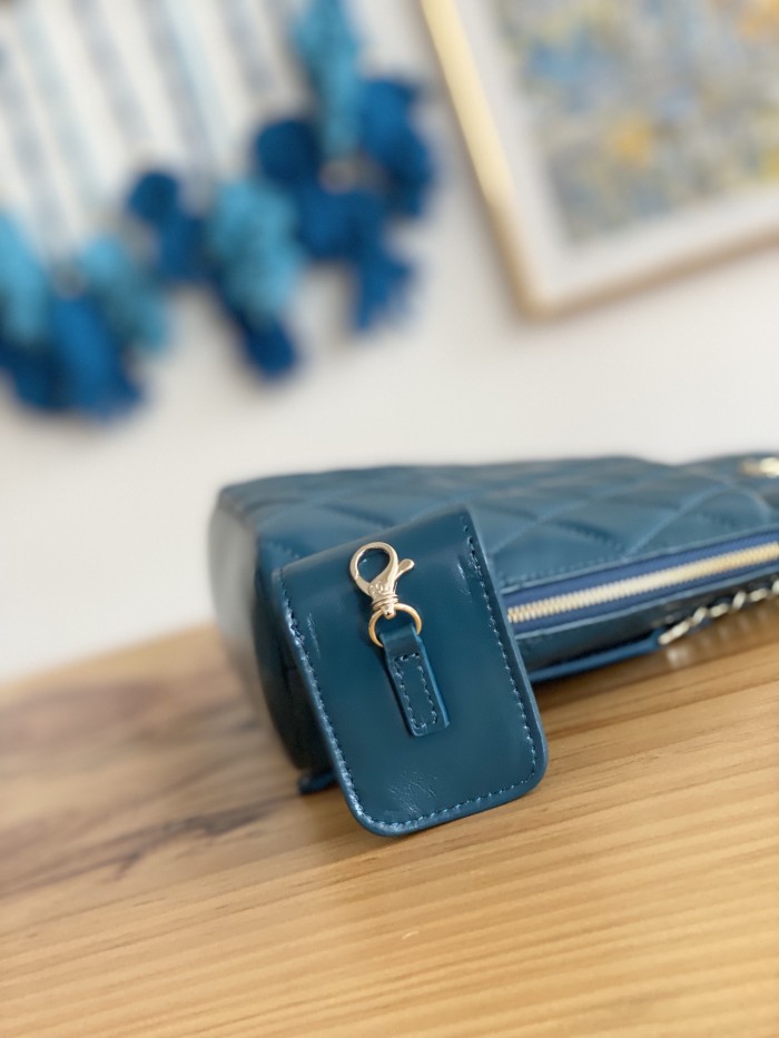 Handbag  Chanel  3332  size 21*23*8* cm