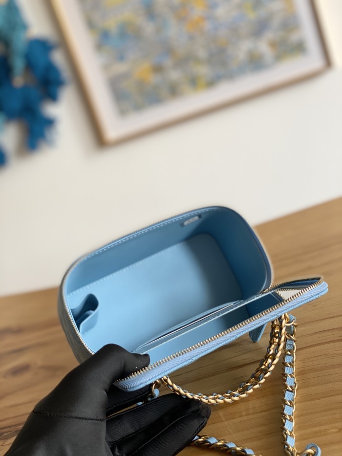 Handbag  Chanel  81195  size  16  9.5  8  cm