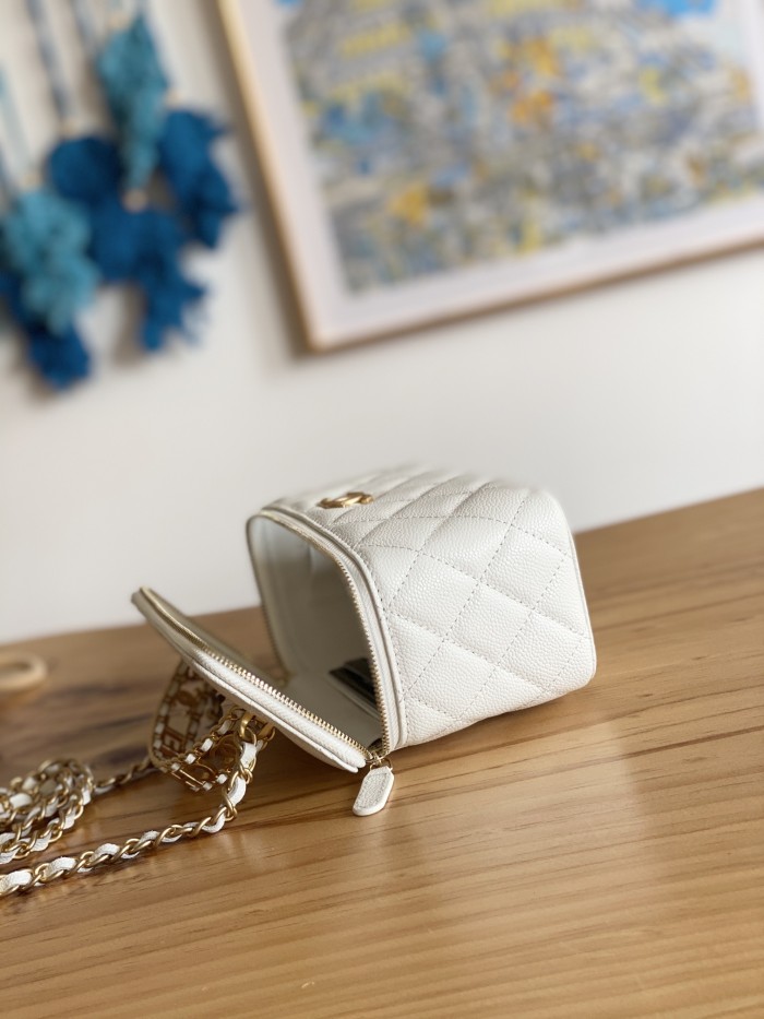 Handbag  Chanel  81195  size  16  9.5  8  cm