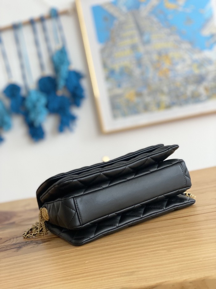  Handbag  Chanel  3378  size  15cmX20cmX9 cm