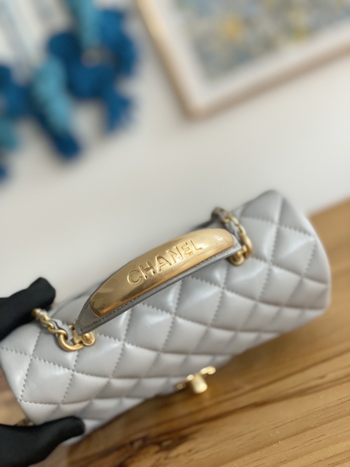  Handbag  Chanel  AS2431  size  20X14X7 CM