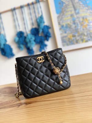 Handbag  Chanel  3259  size  16×19.5×8.5 cm