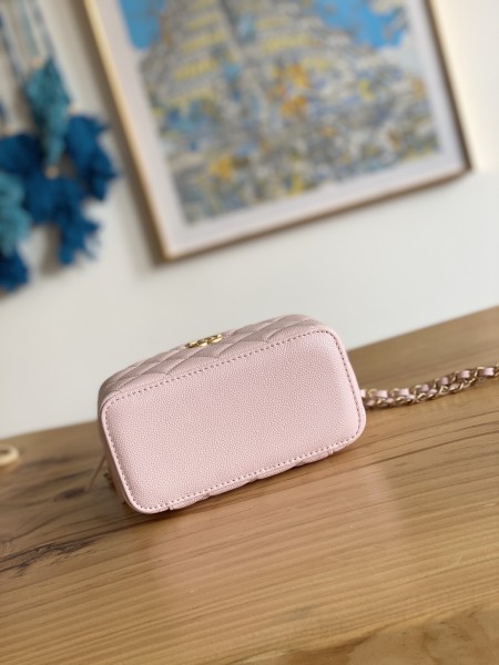 Handbag  Chanel   81195  size 16  9.5  8  cm