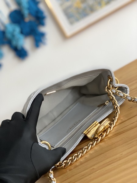  Handbag  Chanel  3476  size  17*23*7* cm