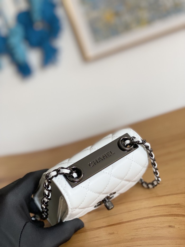 Handbag  Chanel  88631  size  11 11 5 cm