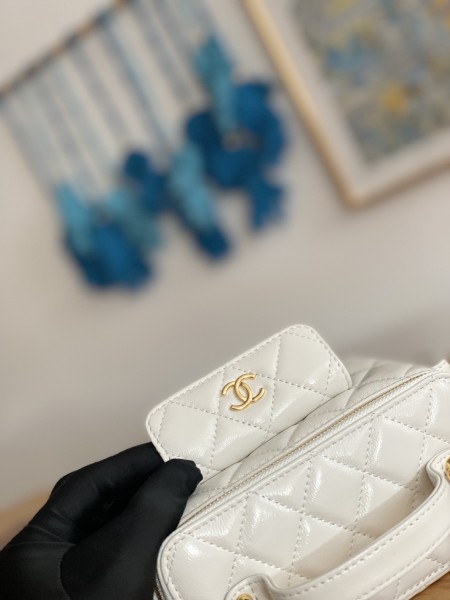 Handbag  Chanel  AP81231  size  10*17*8.5 cm