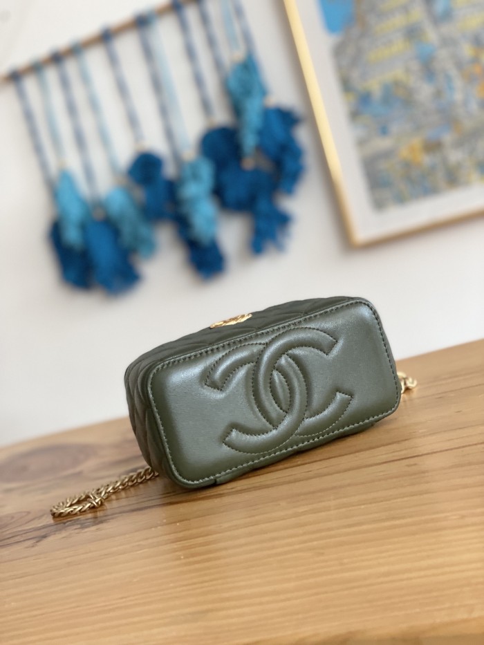 Handbag  Chanel  81222  size  16.5 cm