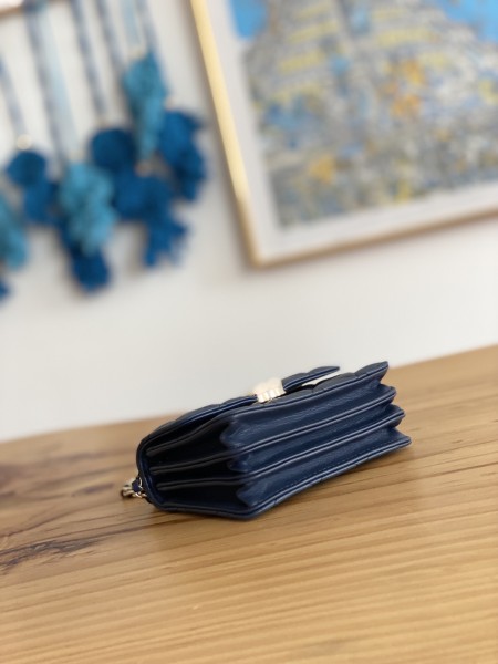 Handbag  Chanel  81209  size  12.5 cm