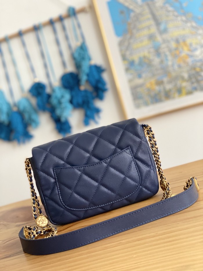 Handbag  Chanel  3369  size   21X14.5X6 cm