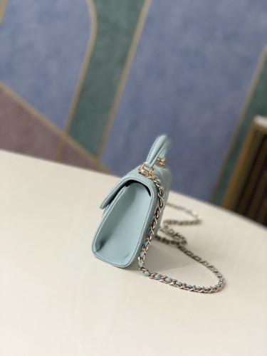 Handbag Chanel  81191 size  12 cm