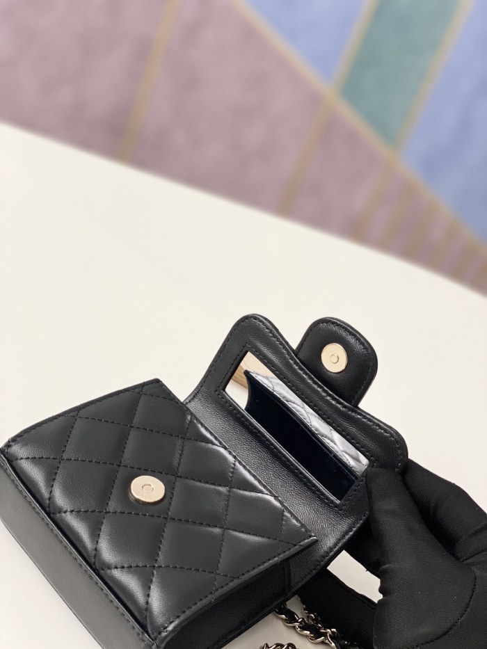 Handbag Chanel  81191  size  12 cm