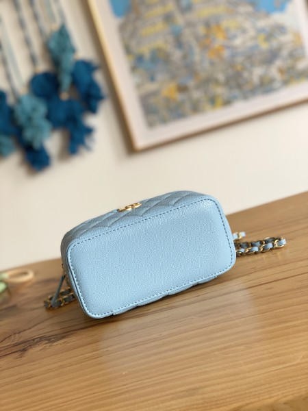 Handbag  Chanel  81195  size  16  9.5  8  cm