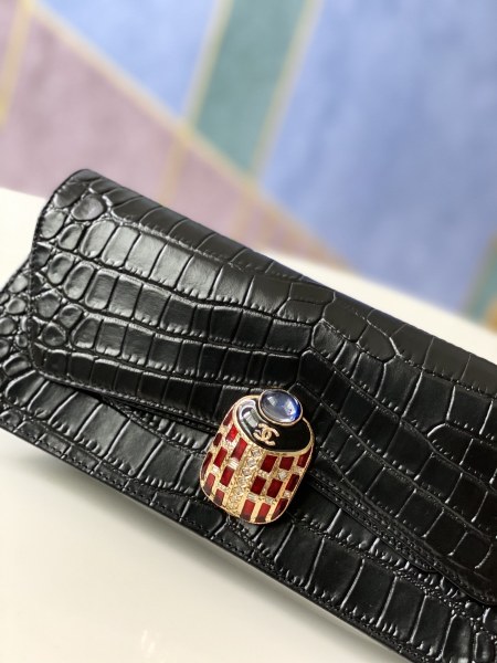 Handbag Chanel  6603  size  30.13.4  cm