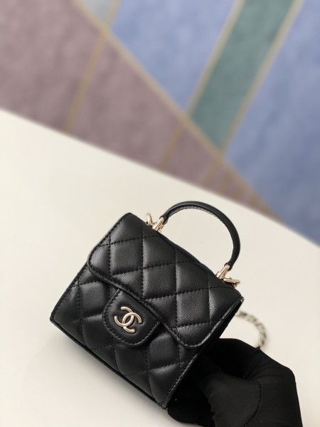Handbag Chanel  81191  size  12 cm