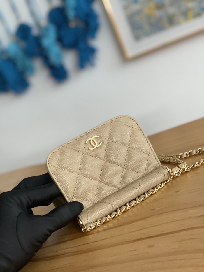 Handbag Chanel  size AP3004  size  11X12X5 cm