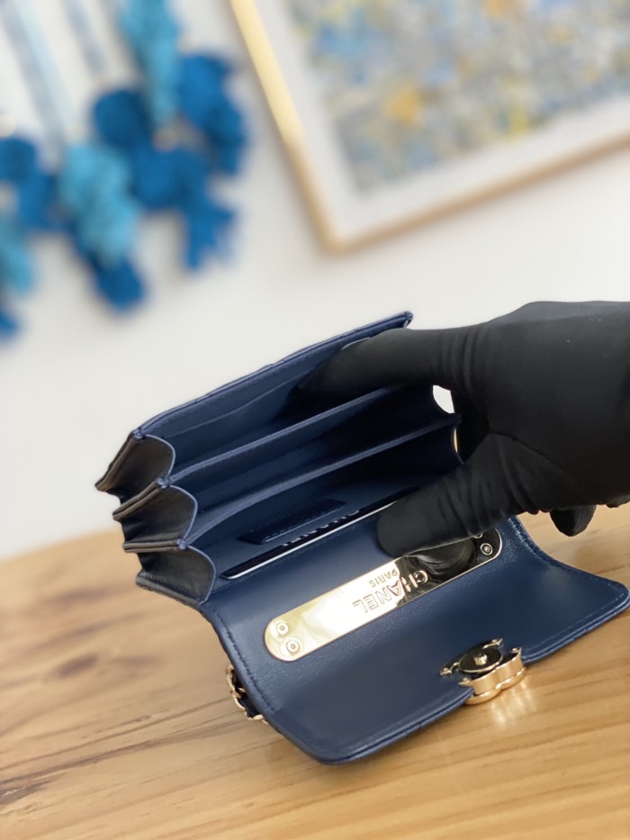 Handbag  Chanel  81209  size  12.5 cm