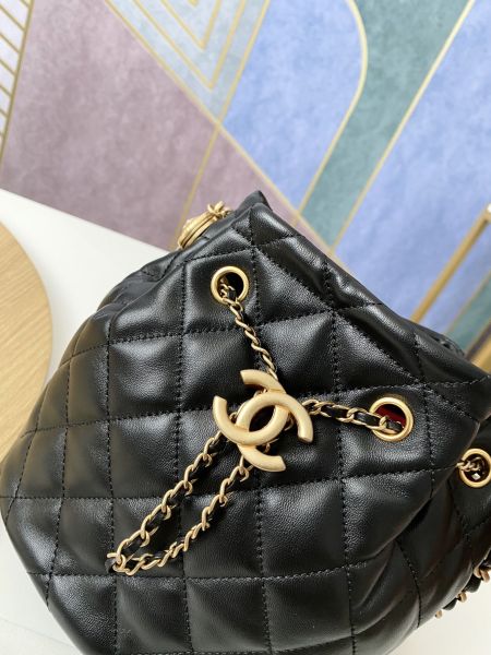 Handbag Chanel  2057  size  20*23*13 cm