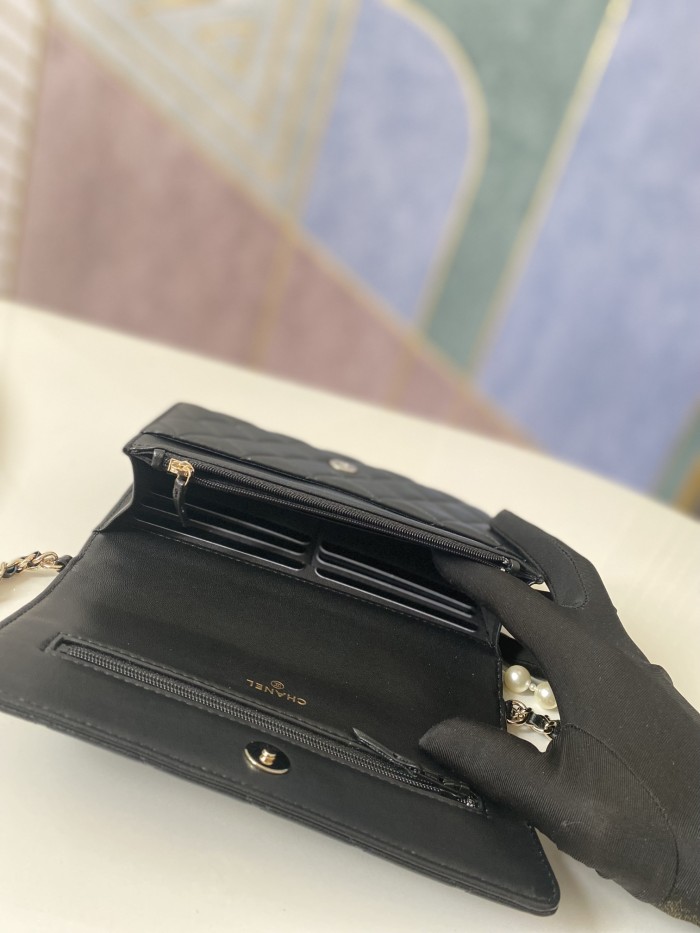 Handbag Chanel  81180  size  19 cm