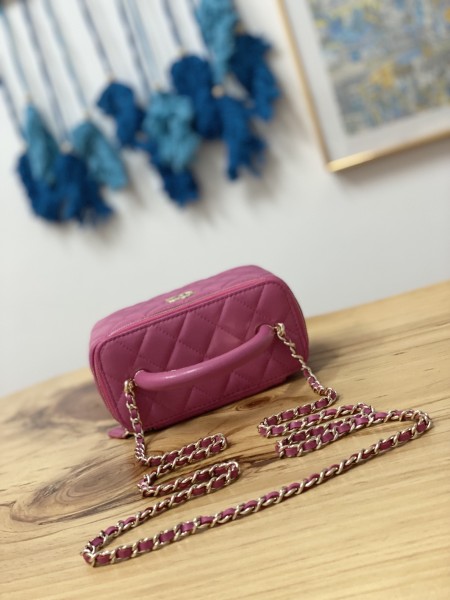 Handbag  Chanel  81208  size  9.5 17 8 cm 