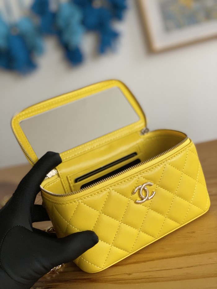 Handbag  Chanel  81208  size  9.5 17 8 cm