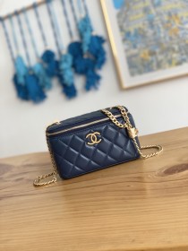 Handbag  Chanel  81222  size  16.5 cm