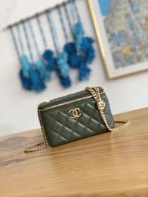 Handbag  Chanel  81222  size  16.5 cm