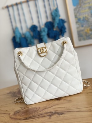 Handbag  Chanel  3477  size  22*25*9* cm