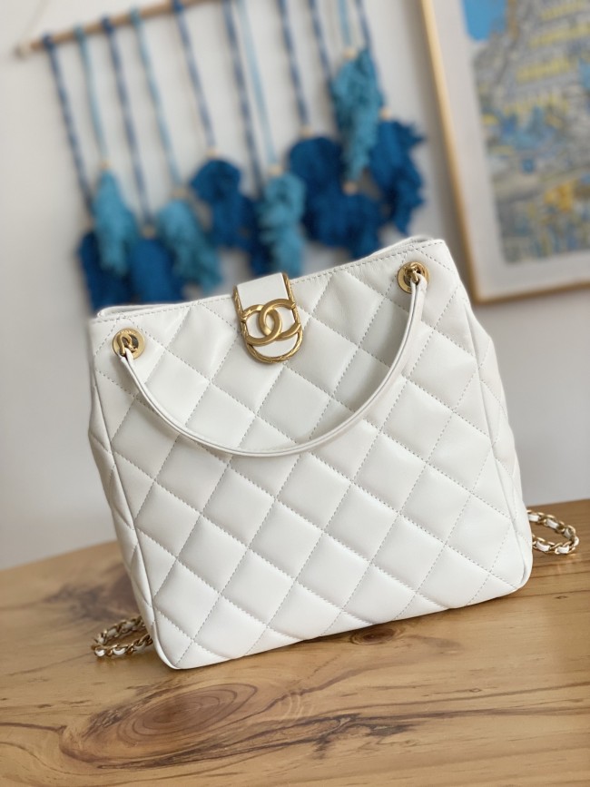 Handbag  Chanel  3477  size  22*25*9* cm