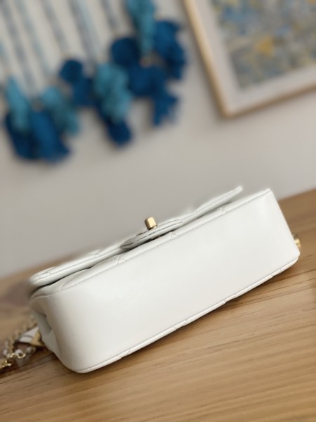 Handbag  Chanel  3457  size  14*20*8 cm