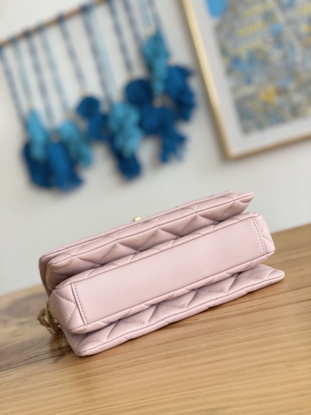  Handbag  Chanel  3378  size  15cmX20cmX9 cm