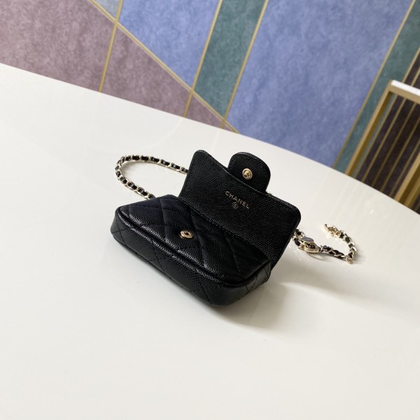 Handbag   Chanel 1952  size  11 ×2 ×7.5 cm