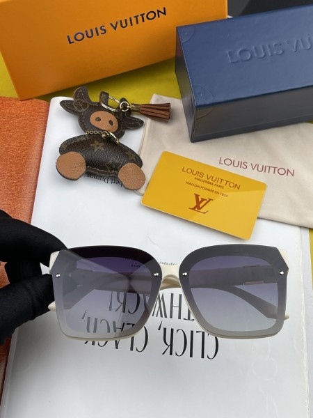 Sunglasses Louis Vuitton L1765