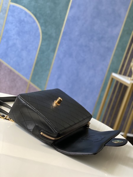 Handbag   Chanel  A88 size  30.21.8 cm