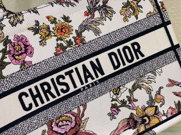 Handbag  Dior  8001  size 36 cm